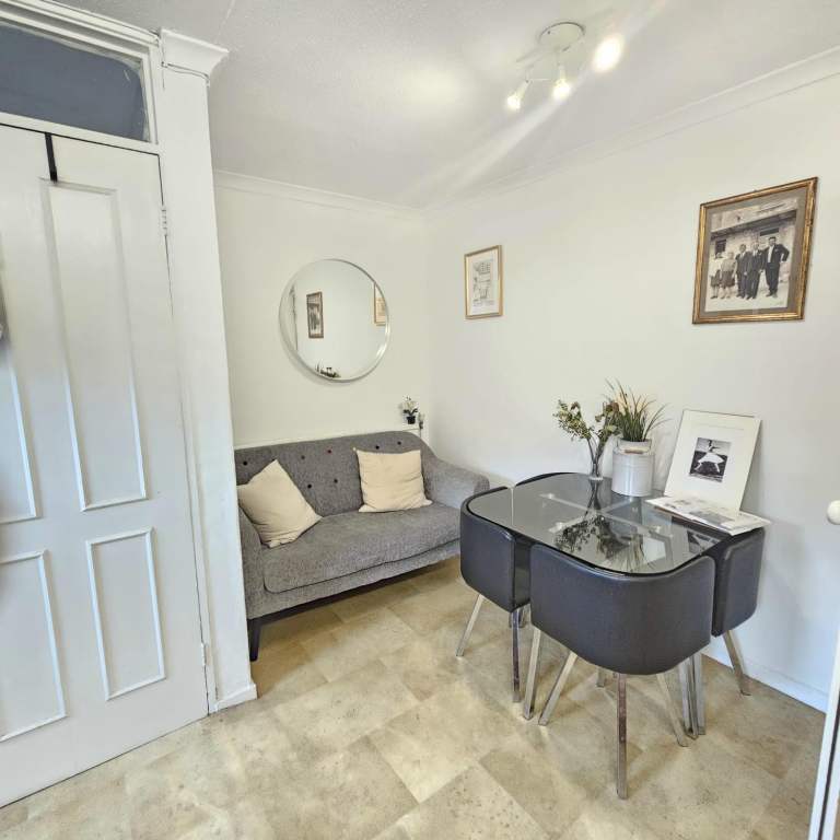 ✨ En-Suite Room Available in Camden – £1,325 PCM (All Bills Included!) ✨