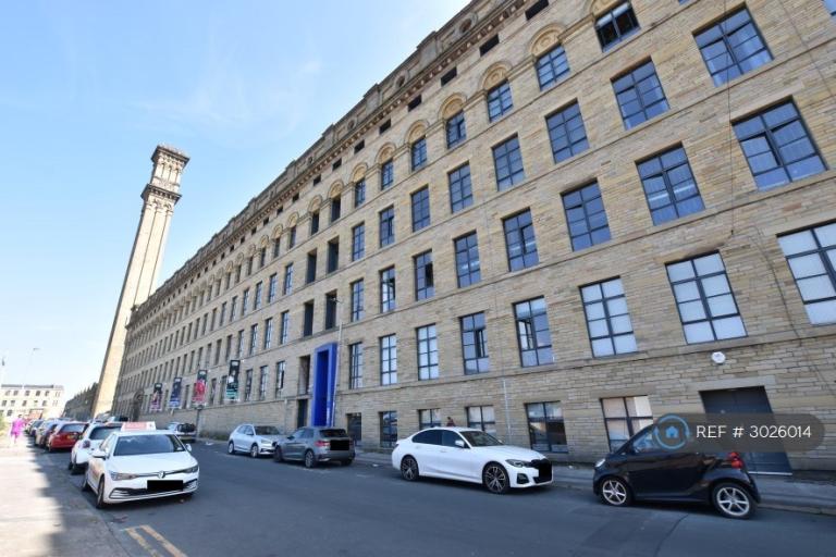 2 bedroom flat in Silk Warehouse, Bradford, BD9 (2 bed) (#3026014)