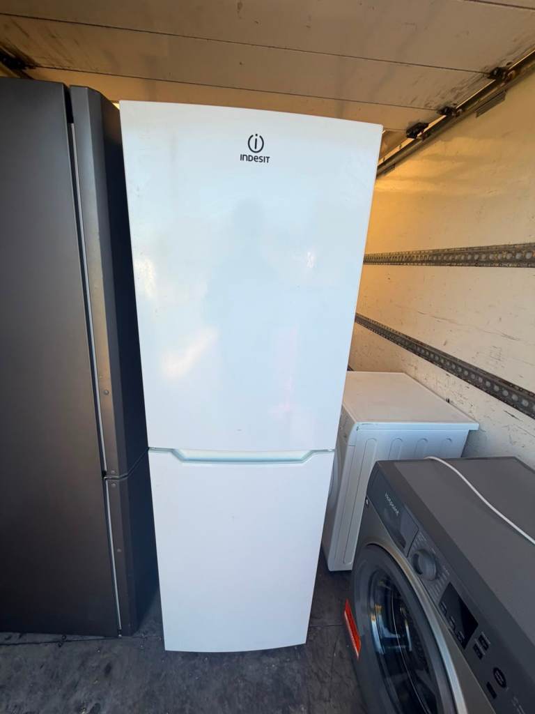 Indesit Freestanding Fridge Freezer - White, Good Condition