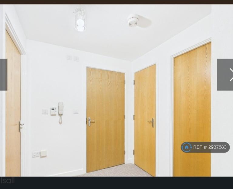 2 bedroom flat in Squires Grove, Willenhall, WV12 (2 bed) (#2937683)