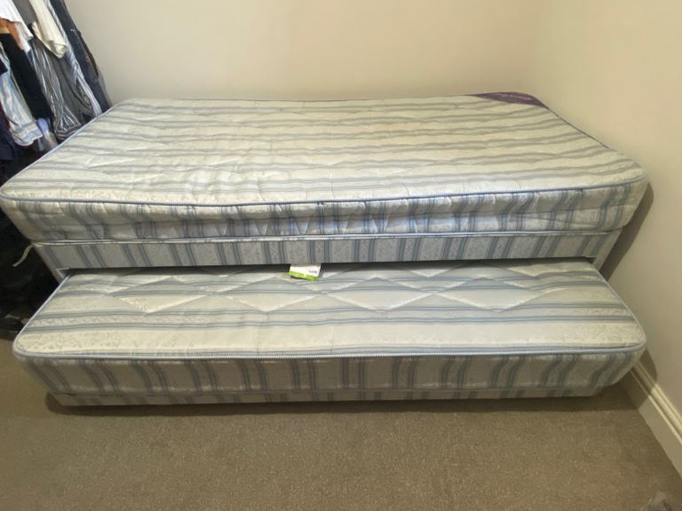 Guest Bed with Pull‑Out Trundle