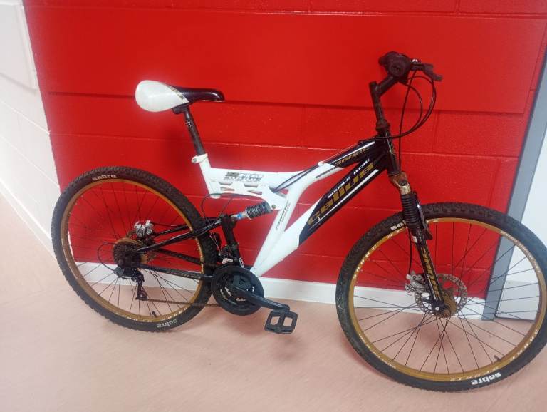 Mens medium size bike. PUB / student bike. 