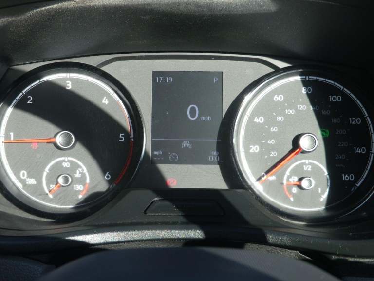 VOLKSWAGEN TRANSPORTER 2.0 TDI T32 Kombi Startline DSG Auto with VW Towbar in