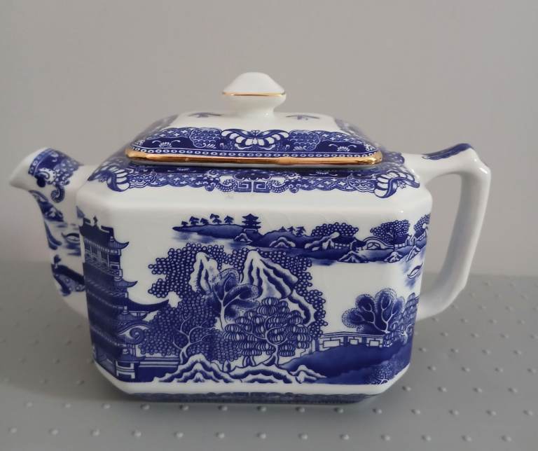 Rington's Commemorative China Teapot 1996 (Pre-owned)