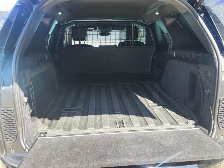 2022 Land Rover Discovery 3.0 D300 MHEV R-Dynamic SE SUV 5dr Diesel Auto 4WD Euro 6 (s/s) (300 ps...