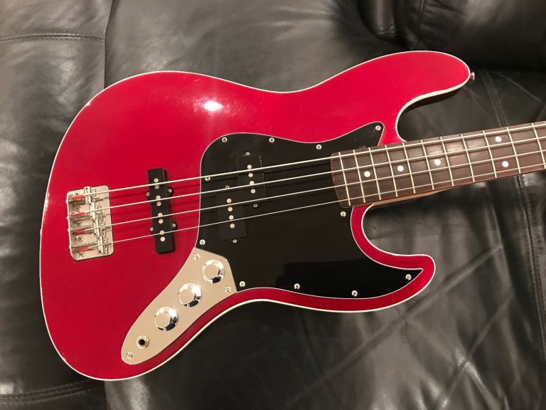 Fender Aerodyne Jazz Bass 2006-08 Old Candy Apple Red, beautiful bass 
