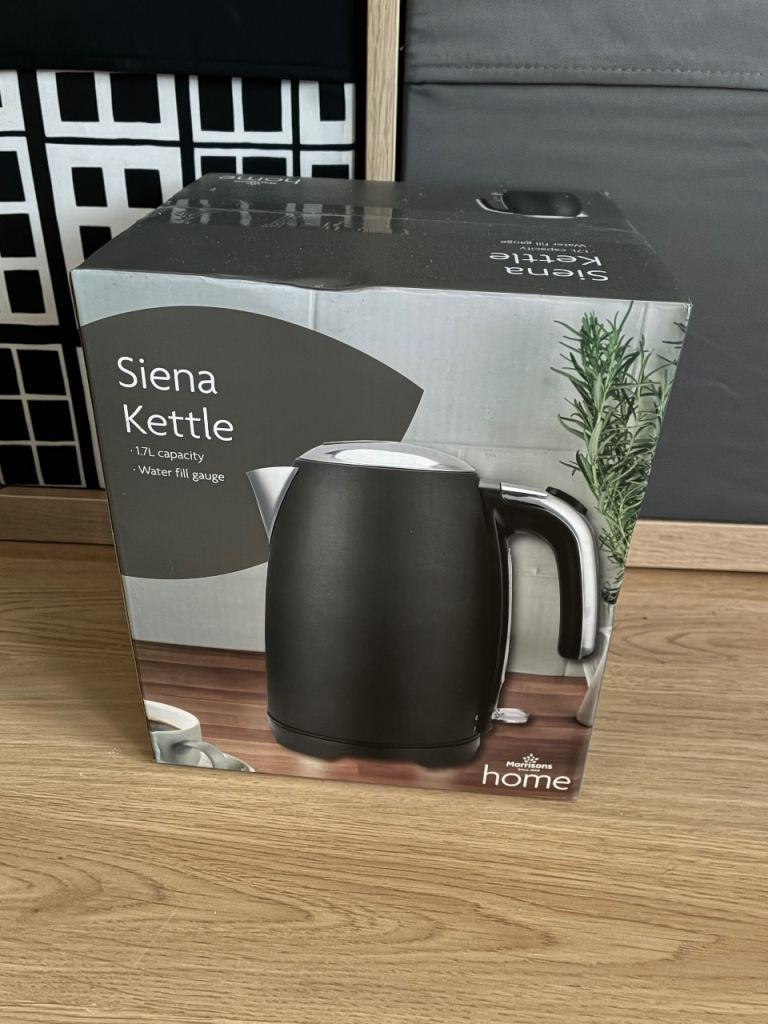 Siena Kettle - Black, New in Box
