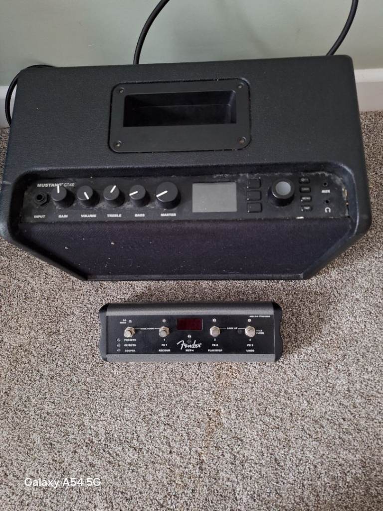 Fender Gt40 amp plus pedals 