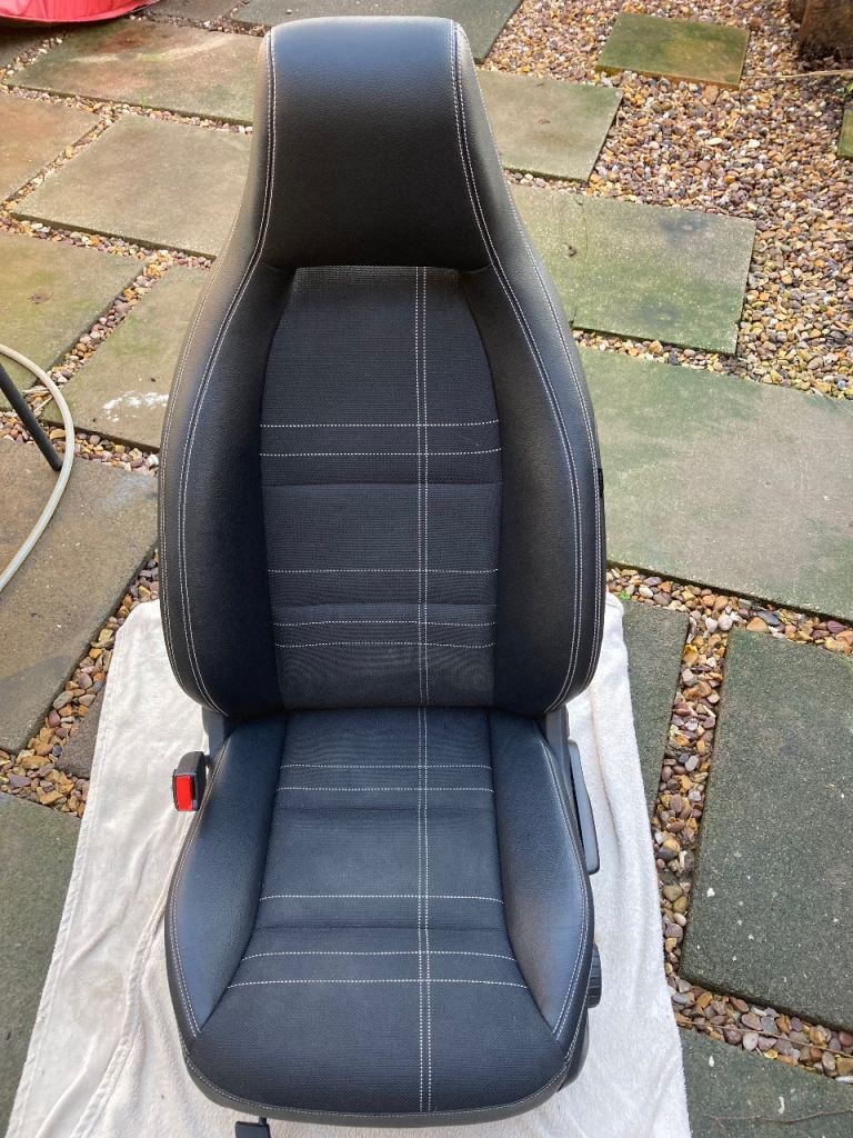 Mercedes Benz A Class (W176) B Class (W246) CLA Class (C117 / X156) GLA Class Left Hand Car Seat