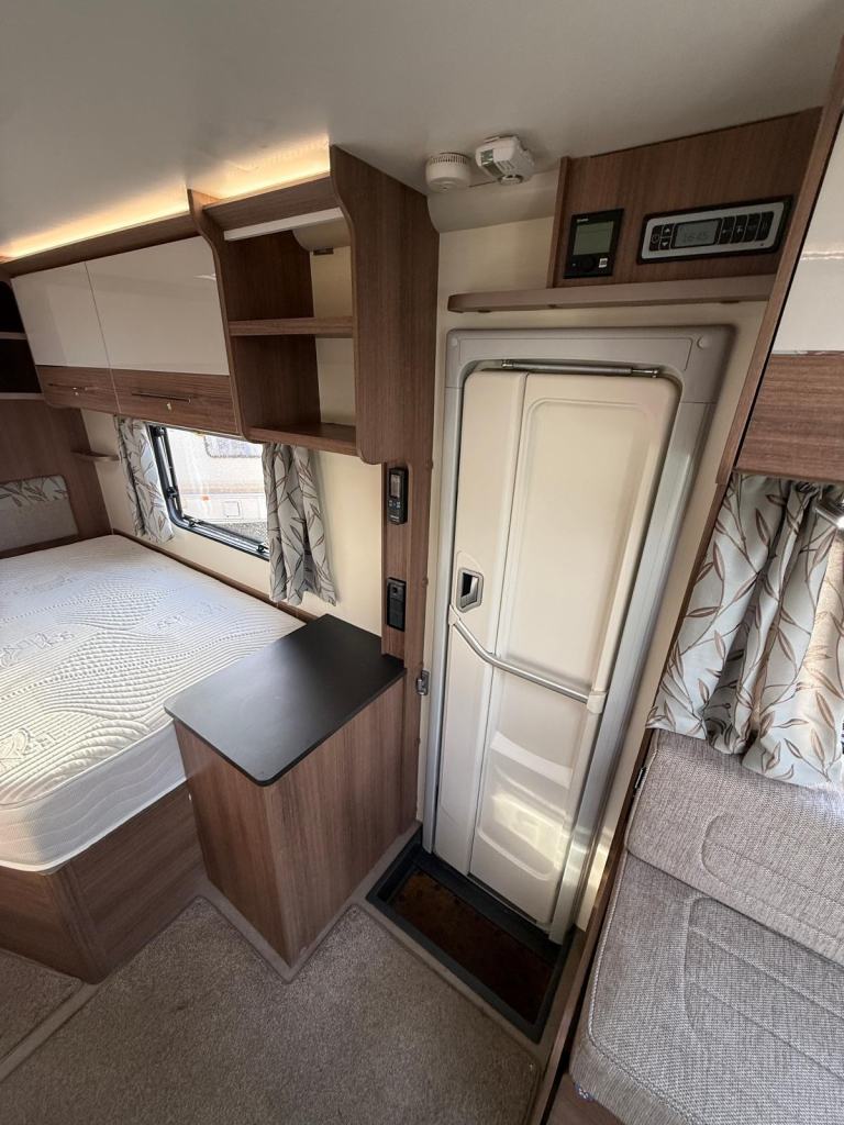 Bailey Advance 76-2 Fixed Bed Full Rear Bathroom