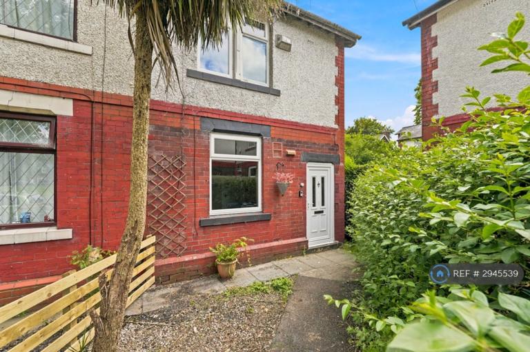 2 bedroom house in Powell St, Bury, BL8 (2 bed) (#2945539)