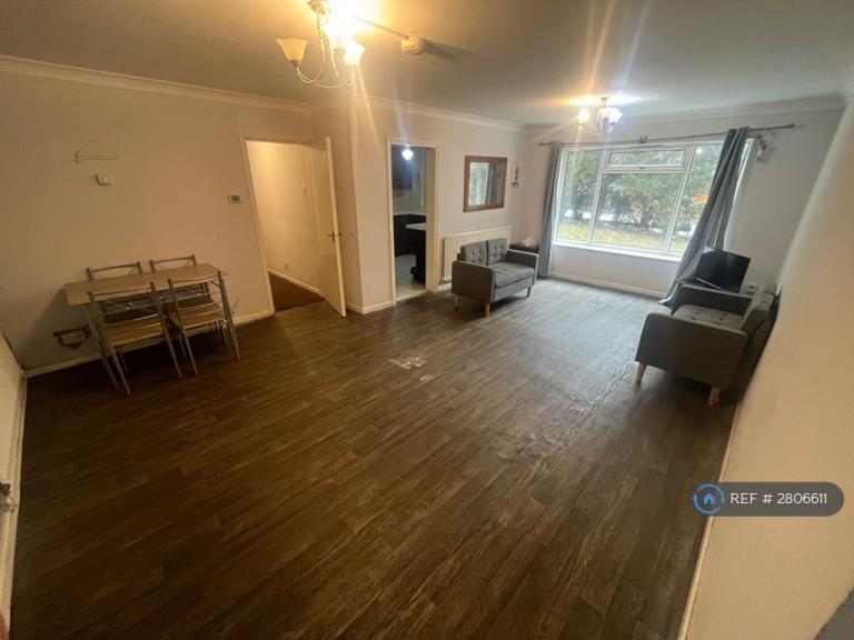 2 bedroom flat in Old Abbey Gardens, Birmingham, B17 (2 bed) (#2806611)