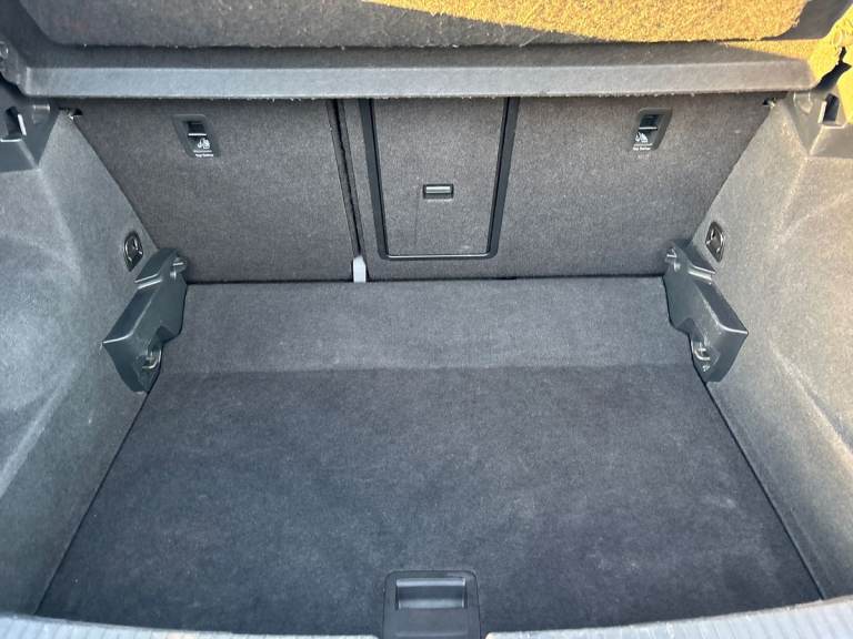 2019 Volkswagen T-Roc 2.0 TDI R-Line 5dr Hatchback DIESEL Manual