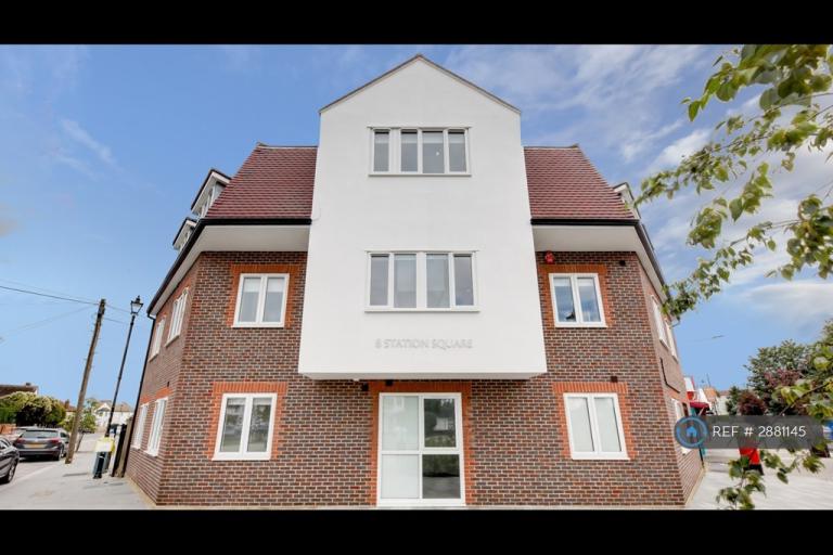 1 bedroom flat in Nico House, Romford, RM2 (1 bed) (#2881145)