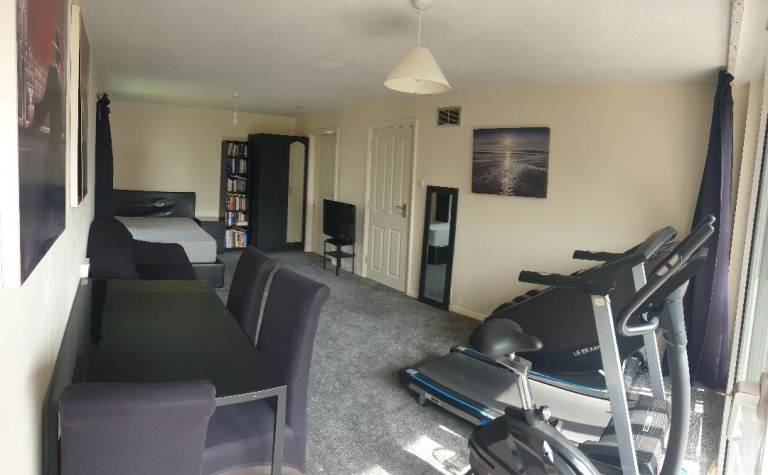 Massive room with private kitchen and balcony, all bills included