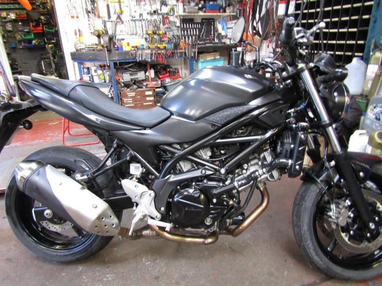 SUZUKI SV 650 * ONLY 1400 MILES * SATIN GREY * ONE OWNER * AMAZING CONDITION 