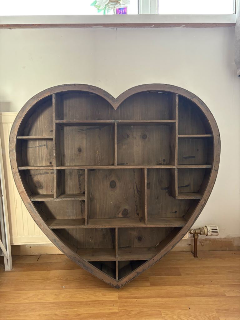Heart shaped shelving unit