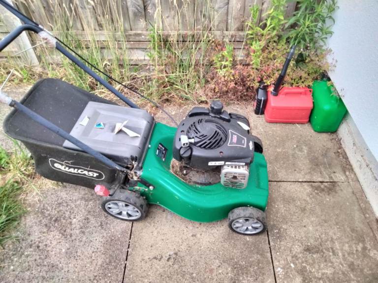 Qualcast Petrol Lawn Mower XSS41D – Used Condition