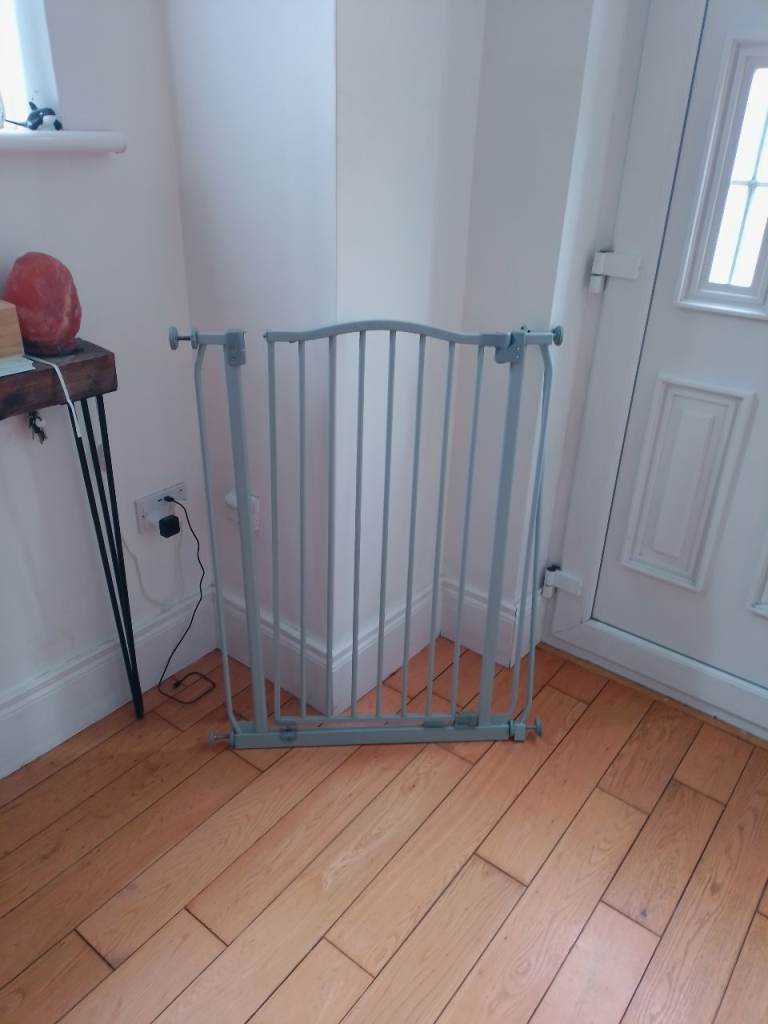 Grey Metal Baby Gate – Good Condition, Free to a New Home