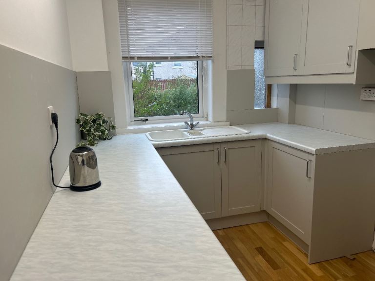 Knightswood 2 Bedroom semi detached house to rent (Riglaw place)