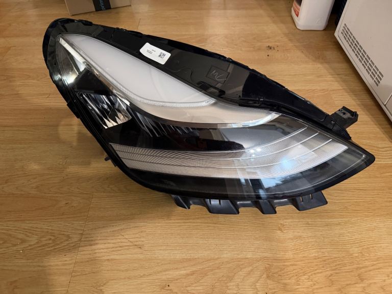 TESLA MODEL 3 DRIVERS RIGHT SIDE HEADLIGHT HEADLAMP LED 2017-2020