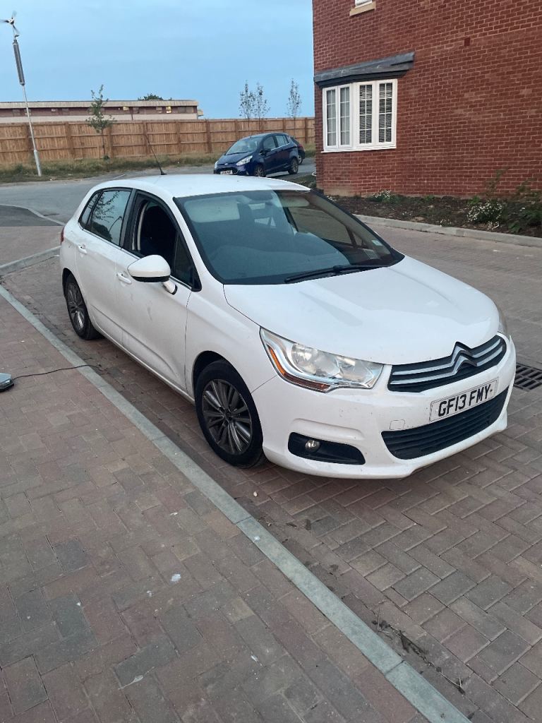 Citroen, C4, Hatchback, 2013, Manual, 1560 (cc), 5 doors