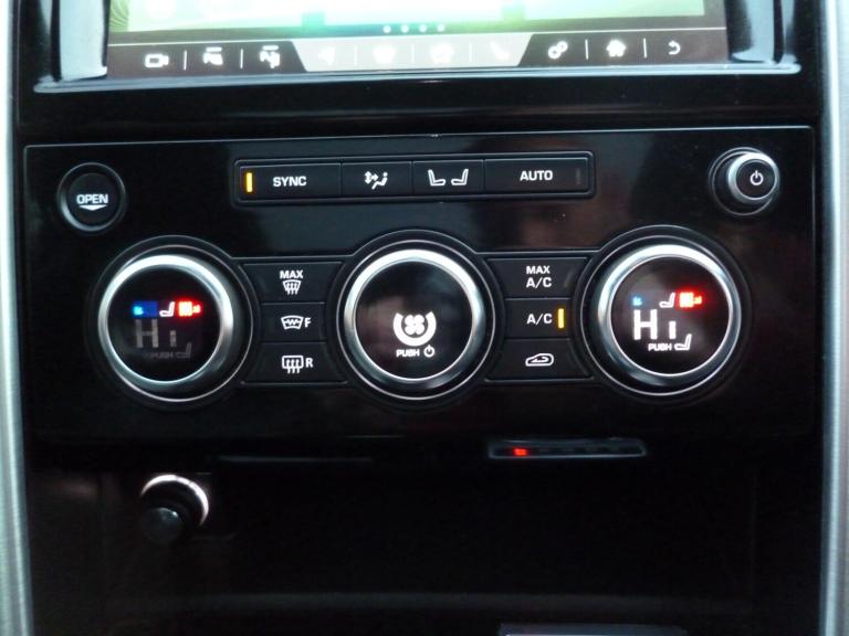 2019 Land Rover Discovery 3.0 SD V6 HSE Auto 4WD Euro 6 (s/s) 5dr ESTATE Diesel Automatic