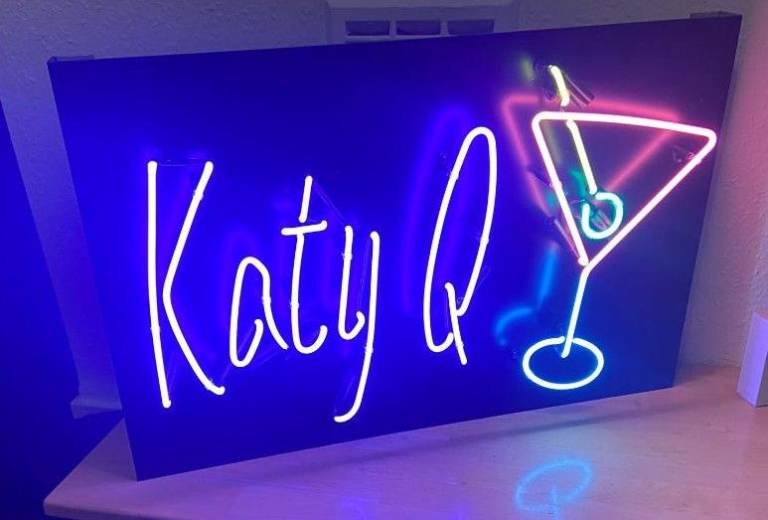 Katy Q Neon Sign with Cocktail Glass Design – As Good As New