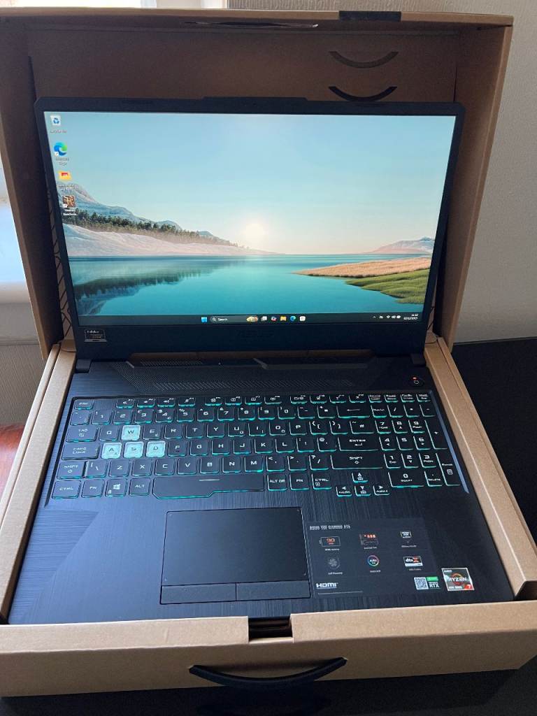 Perfect condition ASUS TUF Gaming A15 15" FA506IV Ryzen 7 4800H RTX 2060 16GB RAM 512GB SSD Laptop