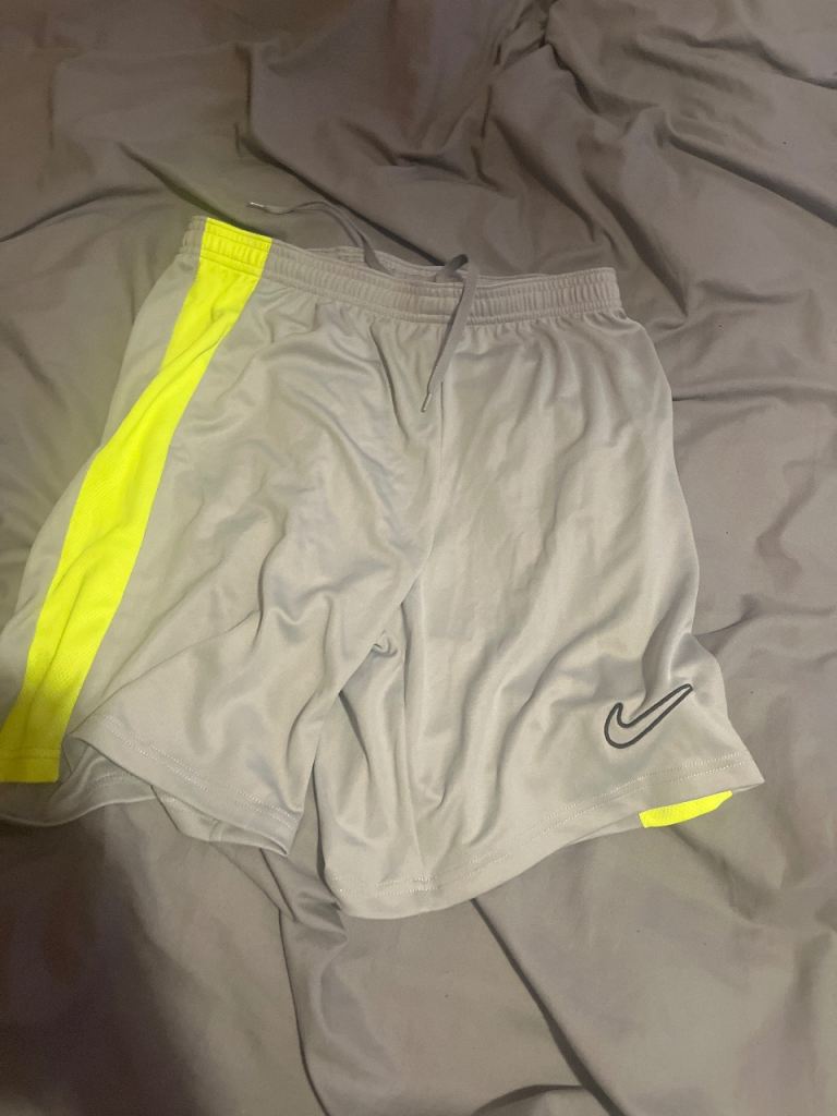 nike t shirt and shorts 