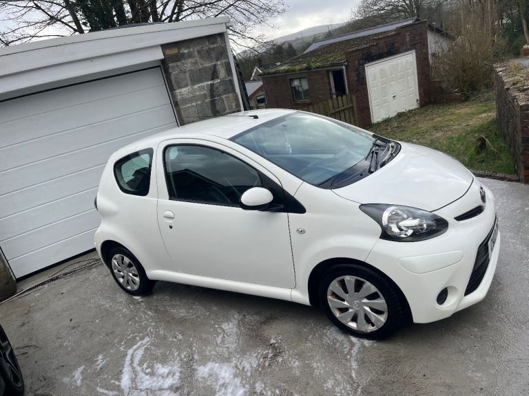 Toyota, AYGO, Hatchback, 2013, Manual, 998 (cc), 3 doors