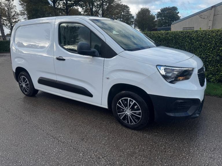 Vauxhall COMBO 2000 EDITION 76K Basic Stealth Camper 1,5 D