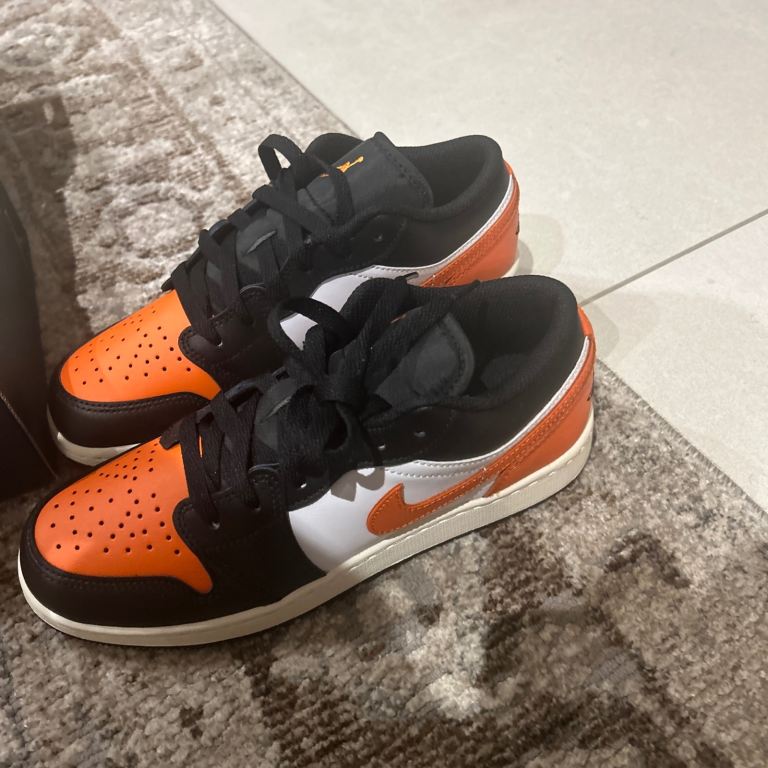 Air Jordan 1 Low GS Starfish UK 5Y (EU 38) – Black Orange – Boxed 