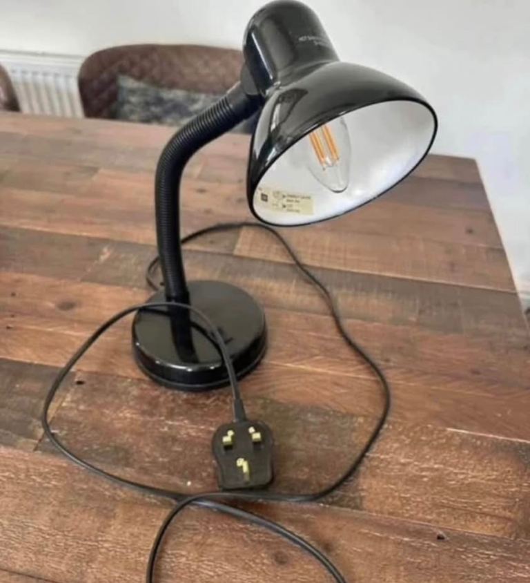 Black bedside table desk lamp