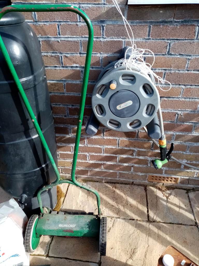 Manual lawn mower for sale 