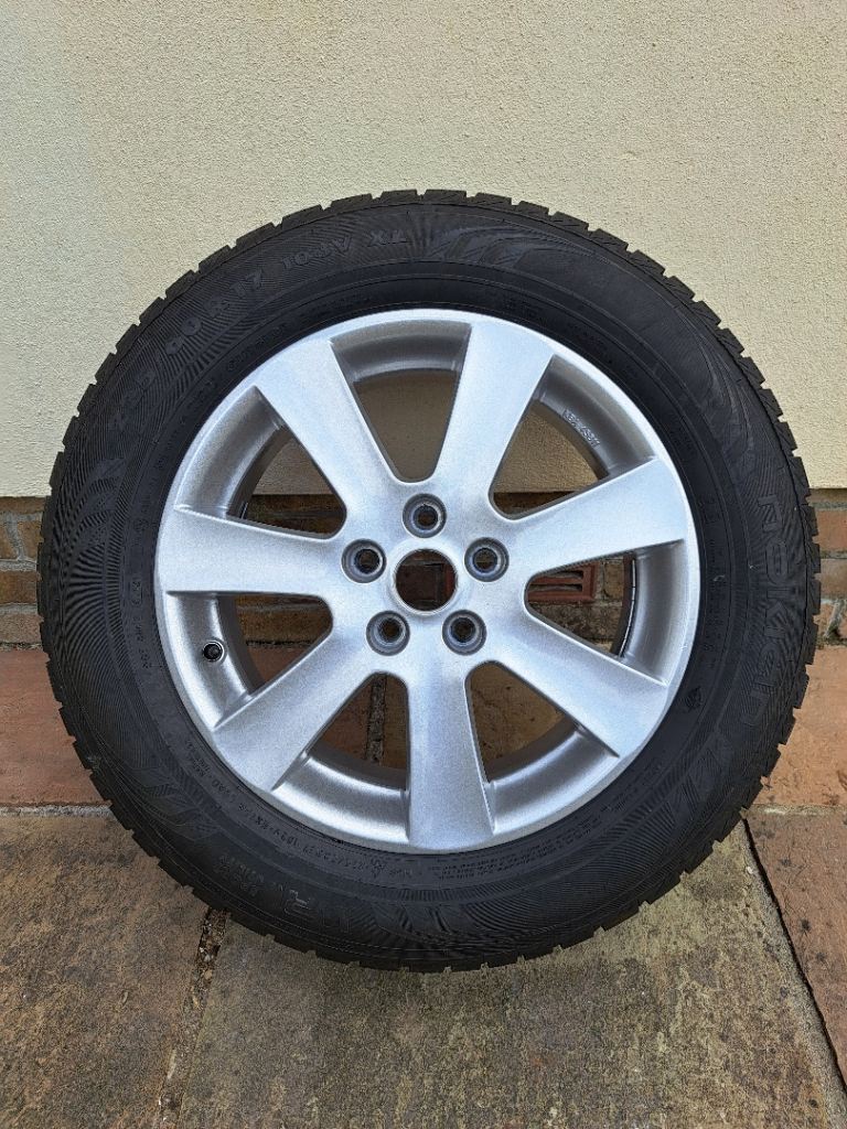 Borbet 17”x114.3 alloy wheels.