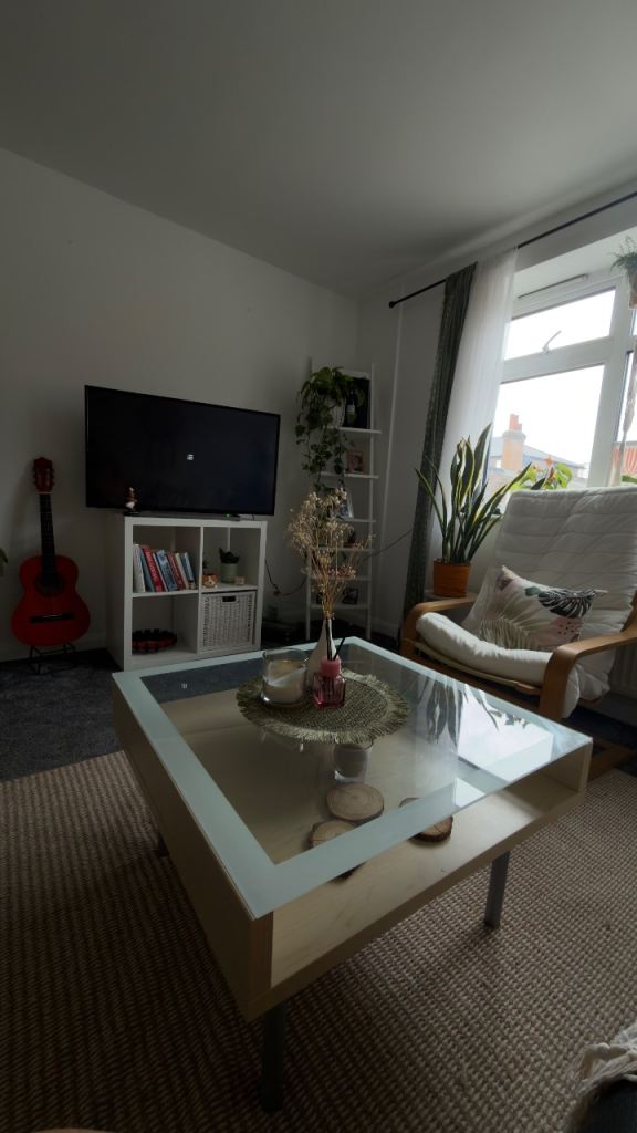 Cosy London Flat Available for Short-Term Let – December to February 🏡