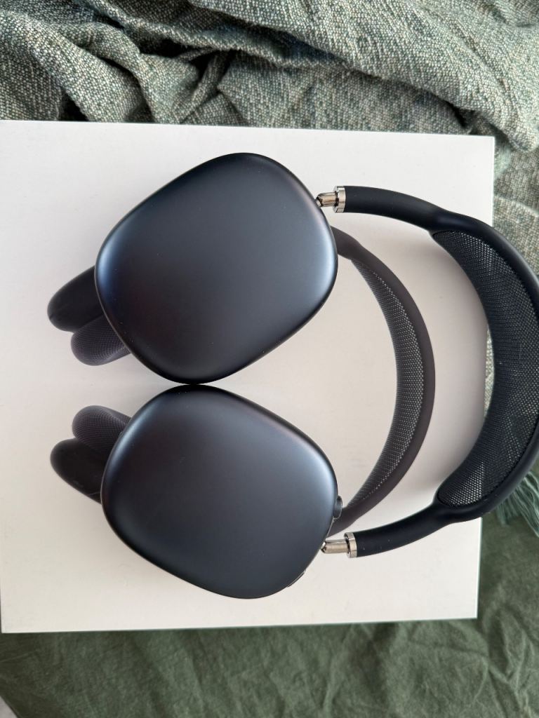 image for AirPods Max space grey usbc