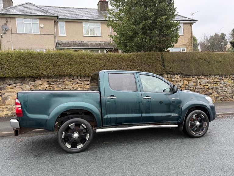 2015 Toyota Hilux Invincible D/Cab Pick Up 3.0 D-4D 4WD 171 PICK UP Diesel Manual