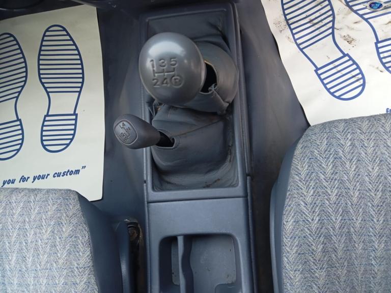 TOYOTA HILUX 2.5 270 EX Blue Manual Diesel 2003