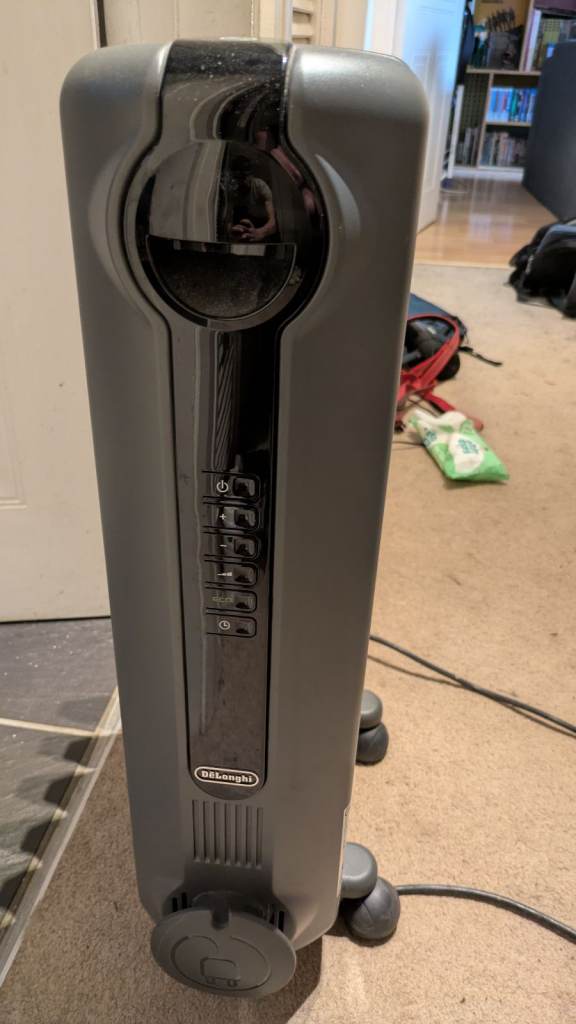 DeLonghi Oil Filled Radiator – Grey, Excellent Condition
