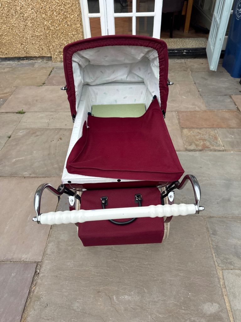Classic Red Pram/Pushchair – Good Condition