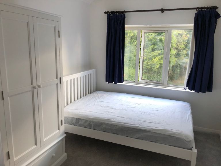 🚪 Double Room with Ensuite in Quiet, Well-Located Home 🏡