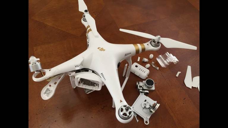 wanted   damaged     DJI Phantom   2      3     4     drones     if  still  complete  and  damaged  