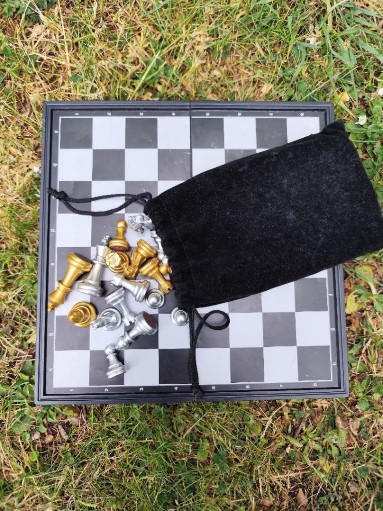Magnetic Chess board with silver and golden pieces