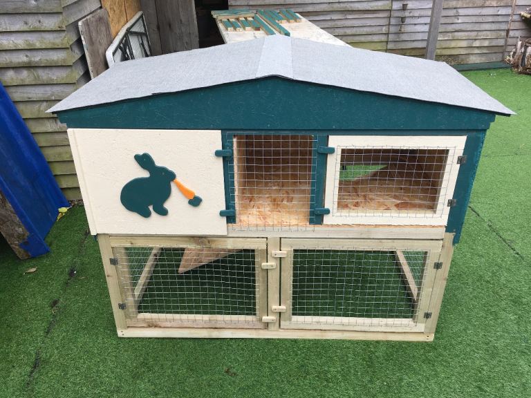 Rabbit/Guinea pig hutch 