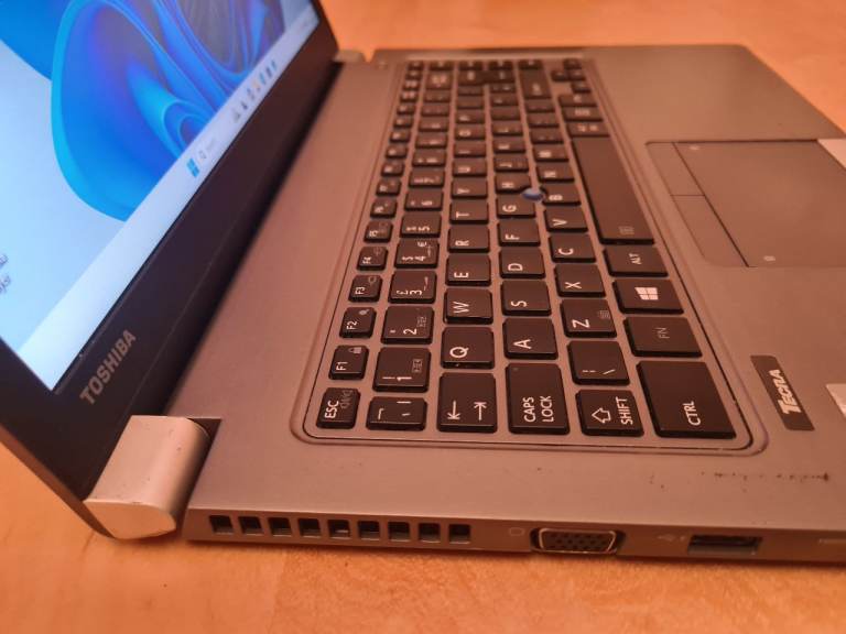 Toshiba Tecra Z40-A-16Z Laptop, 14.1" i5-4300U 4GB 128GB SSD Win 11 Pro