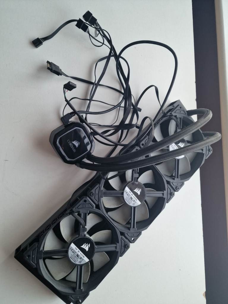CORSAIR 360 COOLER  (GOING CHEAP) £20.   OTHER PC PARTS FOR SALE.  SEE THE LIST BELOW