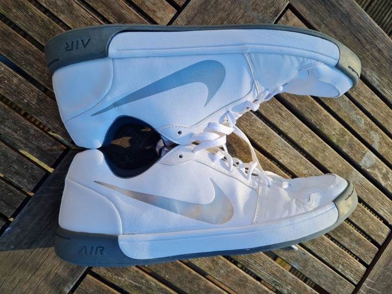 Fantastic condition Nike Air TR white leather trainers size 10