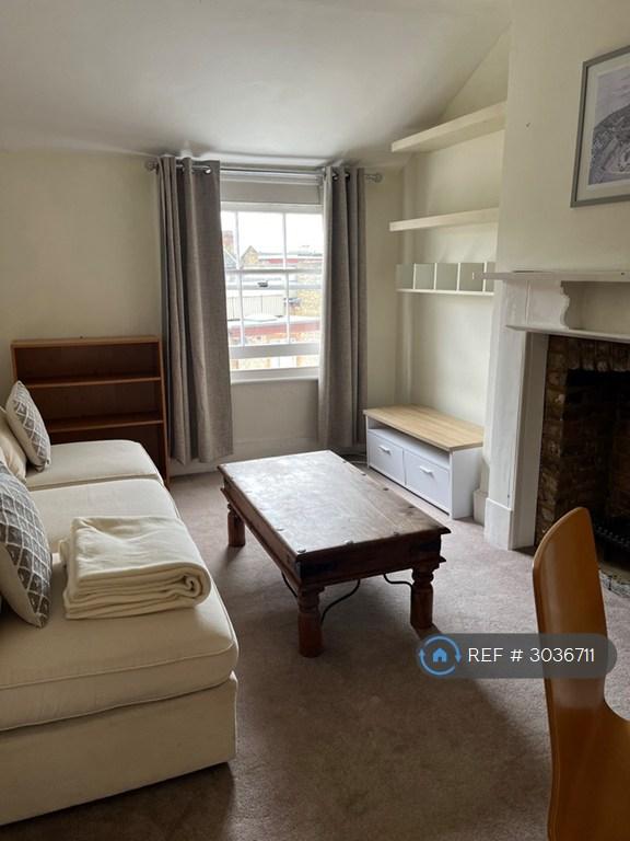 1 bedroom flat in Marjorie Grove, London, SW11 (1 bed) (#3036711)
